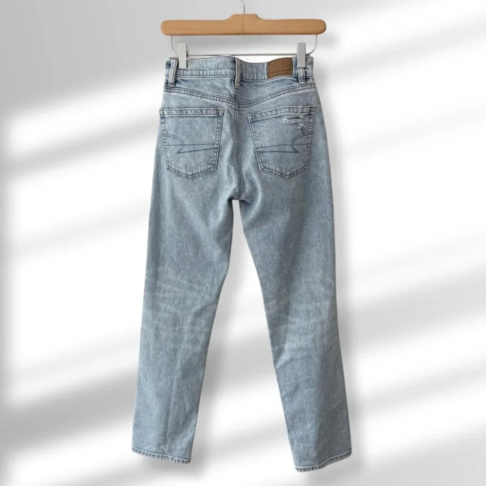 💙 American Eagle Distressed Boyfriend Jeans for Petites | Light Wash | Size 000 - Picture 3 of 8